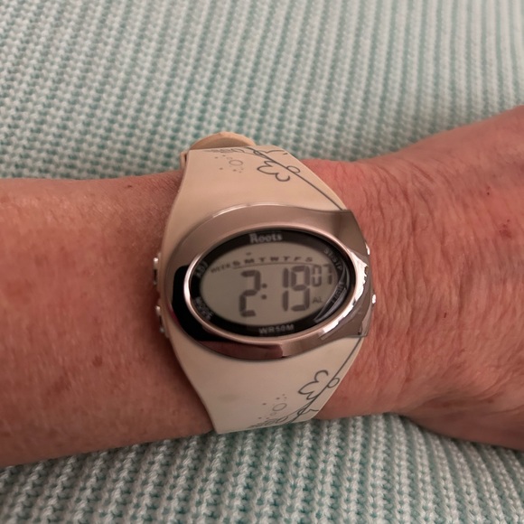 Roots Athletics Watch (RY2142) - Picture 2 of 6